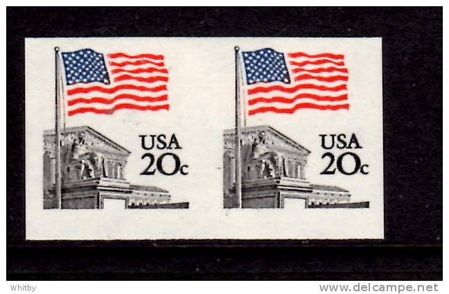 United States 1981 20 Cent Flag Imperf Pair Issue #1895d - Variedades, Errores & Curiosidades