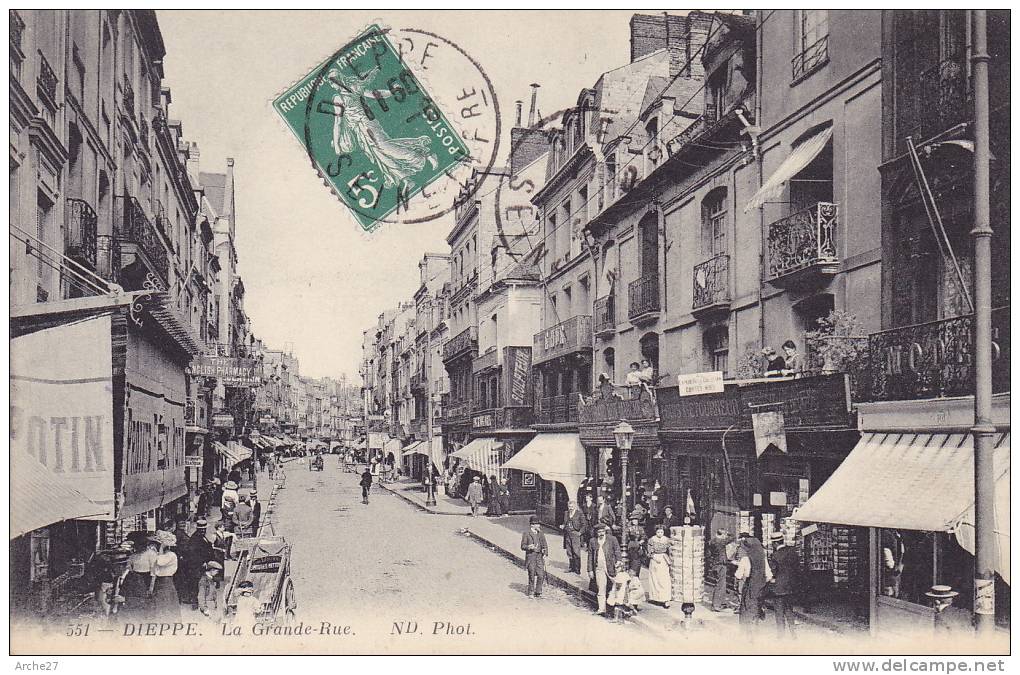 CPA  - 76 - DIEPPE - La Grande Rue - 551 - Dieppe