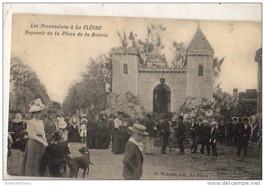 La Flèche  72    Religion Procession Le Reposoir Place De La Boirie  (voir Scan) - La Fleche