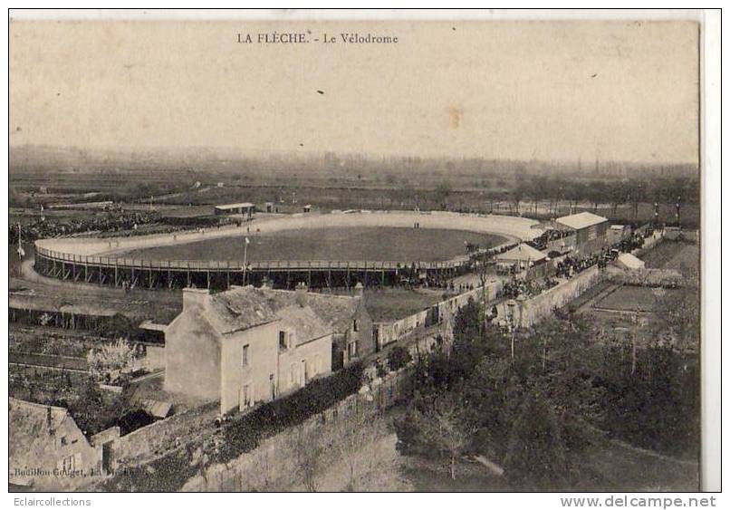 La Flèche    72      Le Vélodrome   (voir Scan) - La Fleche