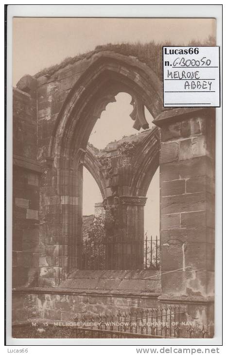 MELROSE C1930 - MELROSE ABBEY/WINDOW IN S.CHAPEL OF NAVE - GB00050 - Roxburghshire