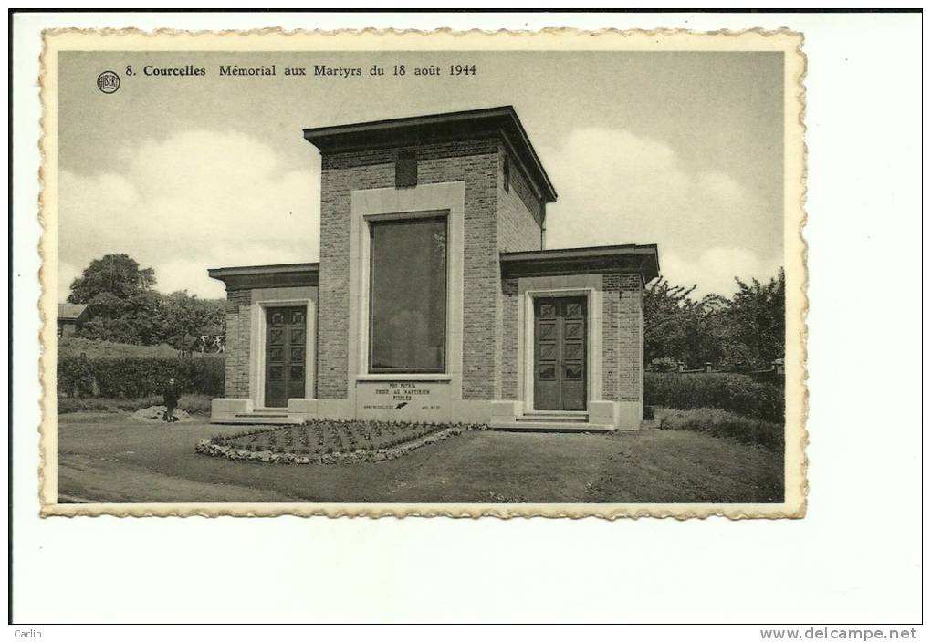 Courcelles Mémorial Aux Martyrs Du 18 Août 1944 - Courcelles