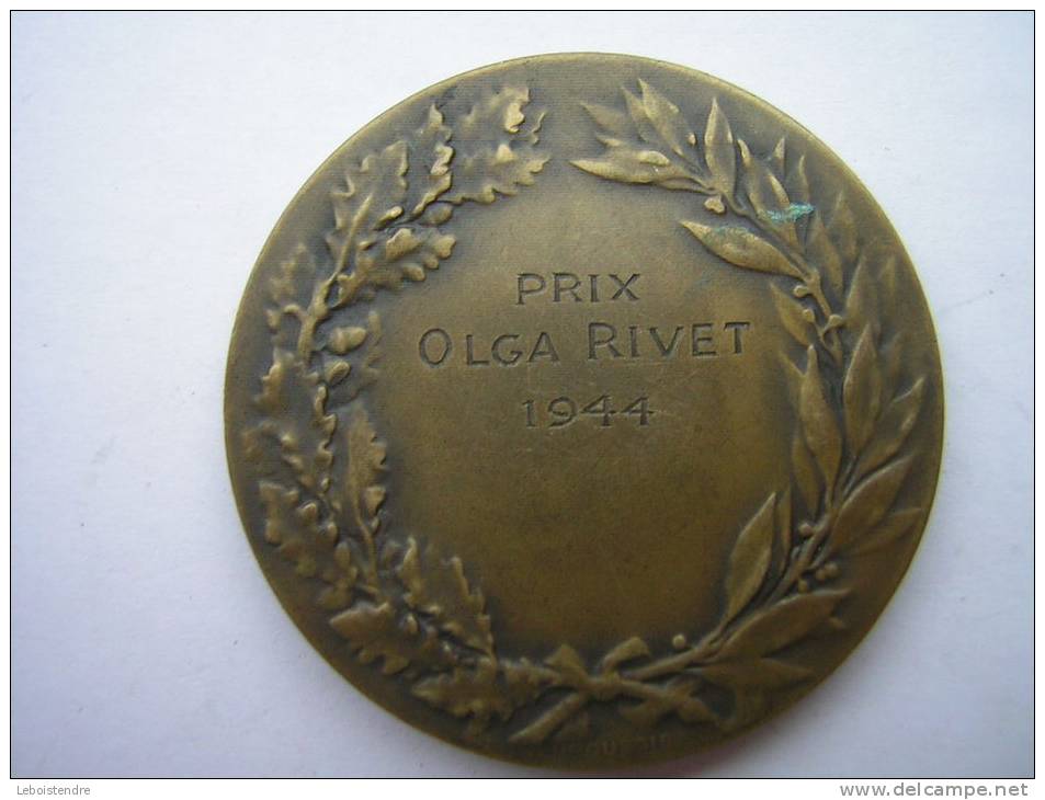 BELLE MEDAILLE BRONZE  SIGNEE F FRAISSE PRIX OLGAT RIVET 1944 EN BON ETAT A NETTOYER  58 GRAMMES - Autres & Non Classés