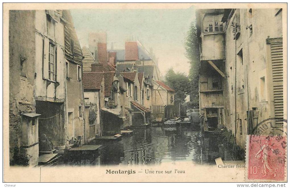 MONTARGIS UNE RUE SUR L'EAU - Montargis