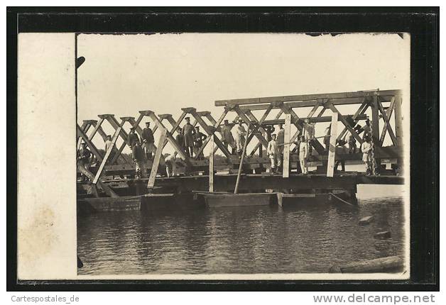 CPA Pioniere Beim Bau Einer Brücke über Einen Fluss - War 1914-18