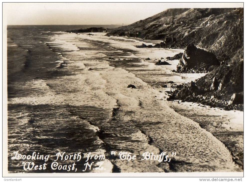 Looking North From The Bluffs, W. Coast, New Zealand - Vintage View Card 8.5 X 7 Cm, Unused - New Zealand
