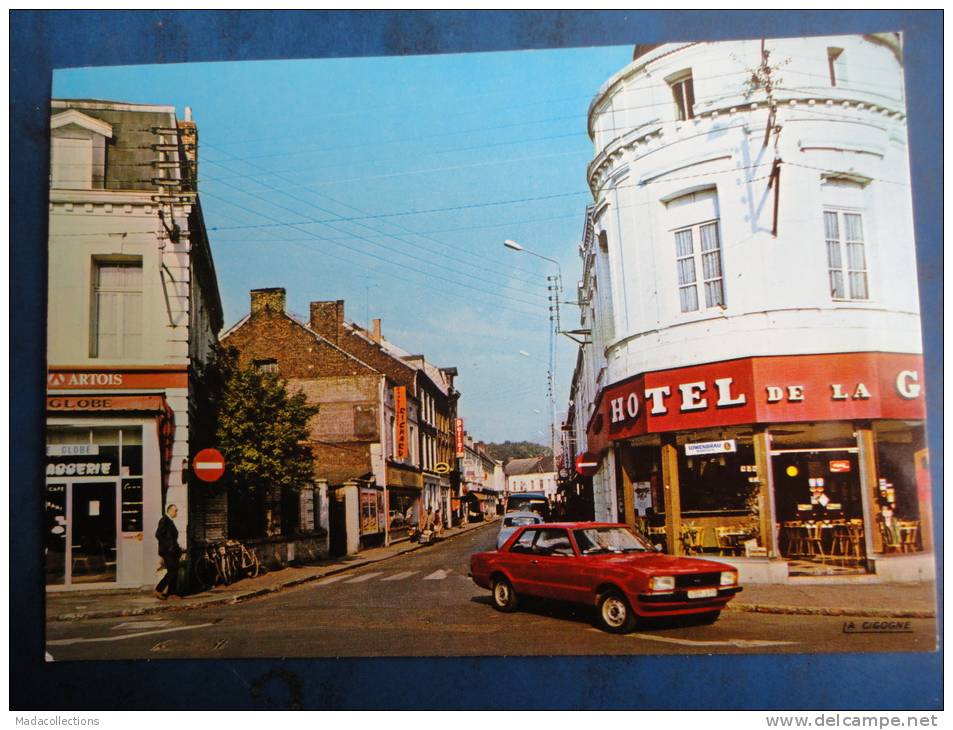 Aulnoye-Aymeries (59 ) Belle Ford Taunus  Place De La Gare - Aulnoye