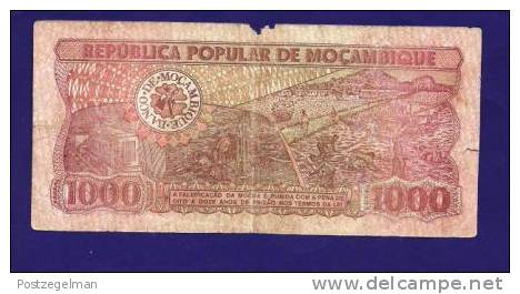 MOZAMBIQUE 1989, Banknote, USED VG.1.000 Meticais Km 128 Torn - Mozambique