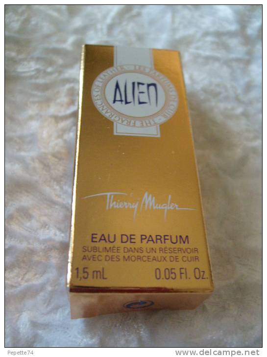 Alien - Edition Limitée 20 Ans - Eau De Parfum Sublimée Dans Un Réservoir Avec Des Morceaux De Cuir - 1.5 Ml - Perfume Samples (testers)