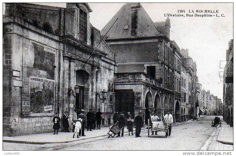 CPA  17  LA ROCHELLE   L'Oratoire, Rue Dauphine - La Rochelle