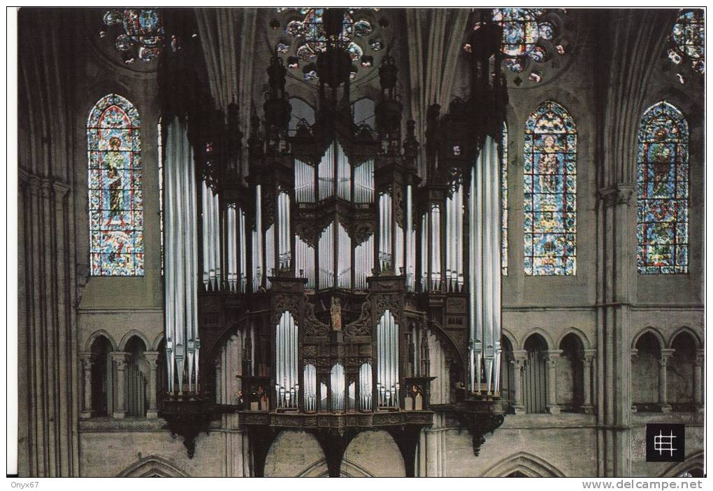 CPM - CHARTRES - La Cathédrale -Les Grandes Orgues - ORGUE-ORGEL-ORGAN-MUSIQUE-VOIR 2 SCANS - - Chartres