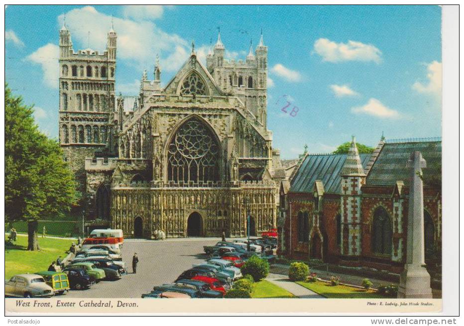(UK306) EXETER CATHEDRAL. OLD CARS - Exeter
