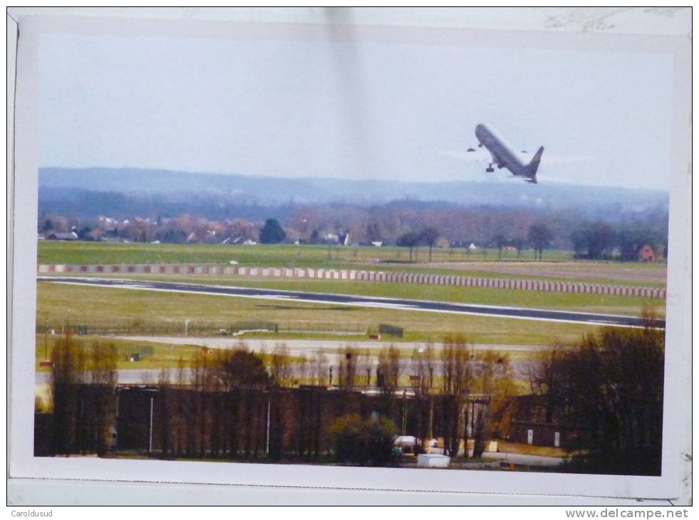 Cp Photo Journal Le Soir Carte N° 176 Bruxelles National Airport Aeroport Decollage Avion  Ombre - Brüsseler Flughafen