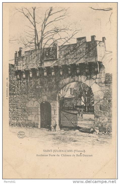 SAINT JULIEN L'ARS - Ancienne Porte Du Château De Bois Dousset (1901) - Saint Julien L'Ars