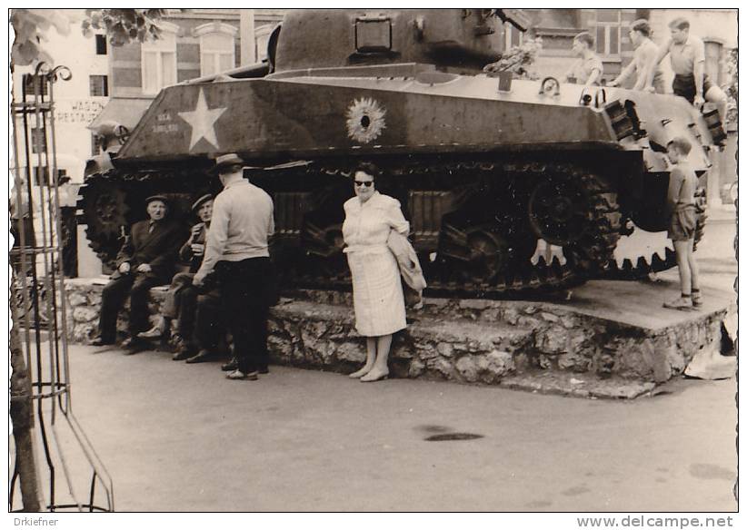 Panzer, Tank, Denkmal Ardennenschlacht, Bastogne, Belgien, Foto Dez. 1944 - Ausrüstung