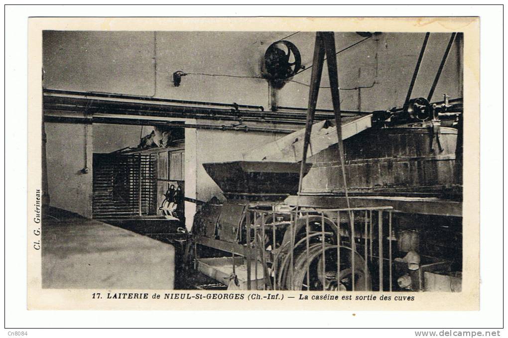 NIEUL LES SAINTES -   ST GEORGES DES COTEAUX  - 17 - LA  LAITERIE - CARTE PHOTO  - LA CASEINE EST SORTIE DES CUVES - Autres & Non Classés