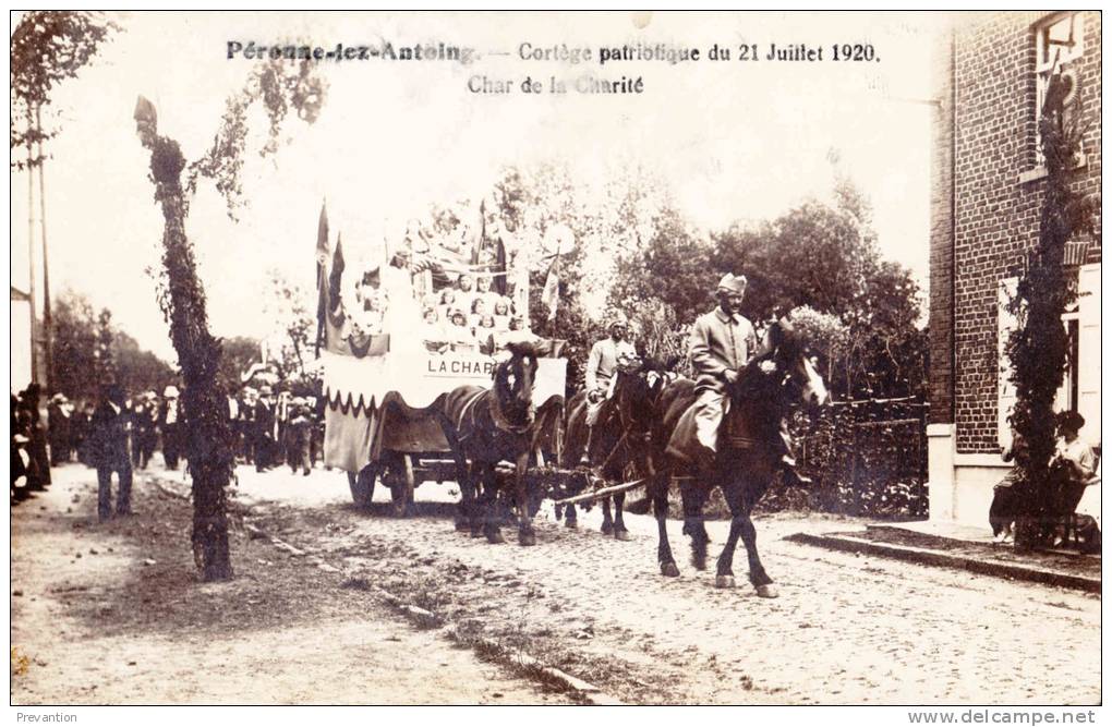 PERONNE-LEZ-ANTOING - Cortège Patriotique Du 21 Jullet 1920 Char De La Charité - Superbe Carte  Très Animée - Antoing