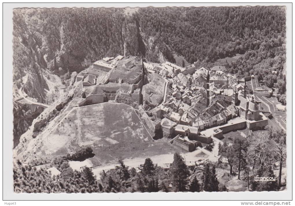 BRIANCON - N° 2 - VUE AERIENNE DE BRIANCON - PLIS  LEGERS - Briancon