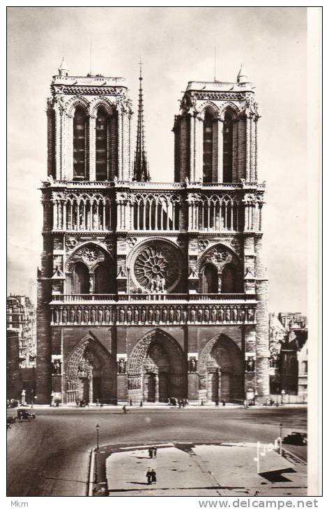Facade - Notre-Dame De Paris