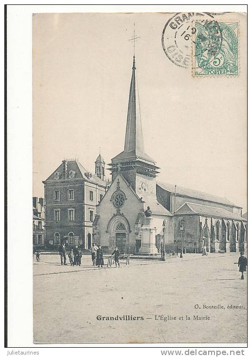 Grandvilliers L´église Et La Mairie Cpa Bon état - Grandvilliers