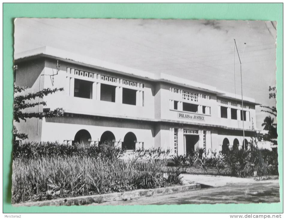 LIBREVILLE - Palais De JUSTICE - Gabon