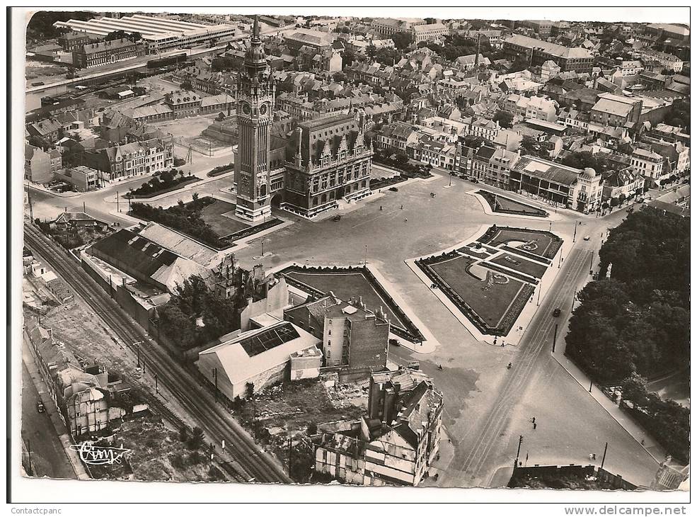 CALAIS  ( 62 )  - Vue Aérienne , L ´ Hôtel De Ville    ( C.P.S.M.  , Gd  -  Ft  ) - Calais