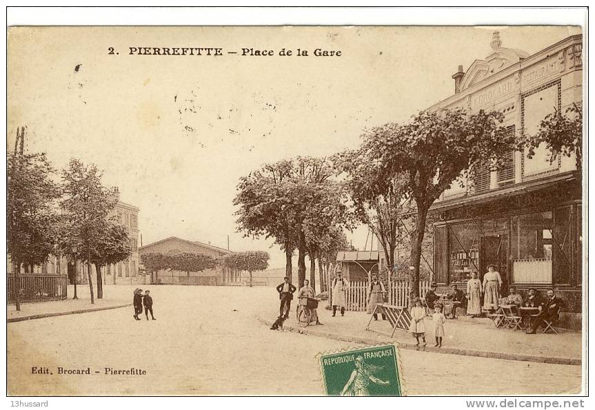 Carte Postale Ancienne Pierrefitte - Place De La Gare - Café, Bureau De Tabac - Pierrefitte Sur Seine