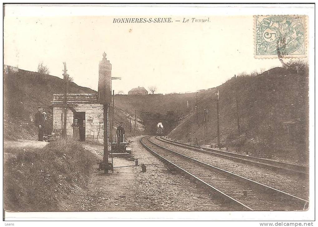 BONNIERES SUR SEINE  Le Tunnel,train Sortant - Ouvrages D'Art