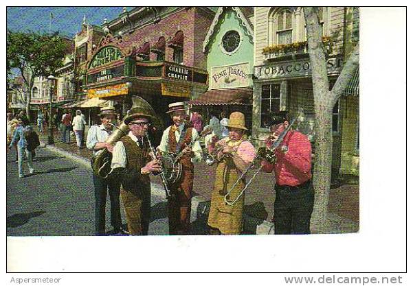 LIVELY BAND DISNEYLAND  OHL - Disneyland