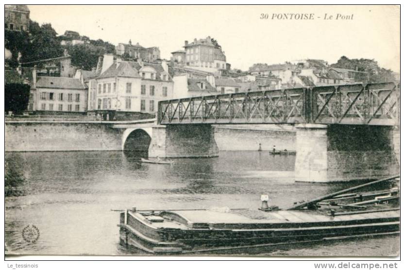 PONTOISE (95) - Vue Sur Le Vieux Pontoise Avec Le Pont Métallique Au Premier Plan - Pontoise