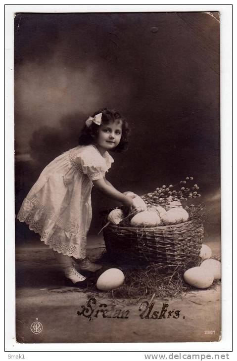 EASTER CHILDREN GIRL BASKET EGGS NPG Nr. 2867 OLD POSTCARD - Easter