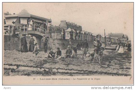 LUC SUR MER ( La Passerelle Et La Digue ) - Luc Sur Mer