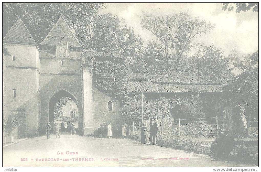 32.  BARBOTAN-LES-TERMES.  L'EGLISE.   BELLE ANIMATION. - Barbotan