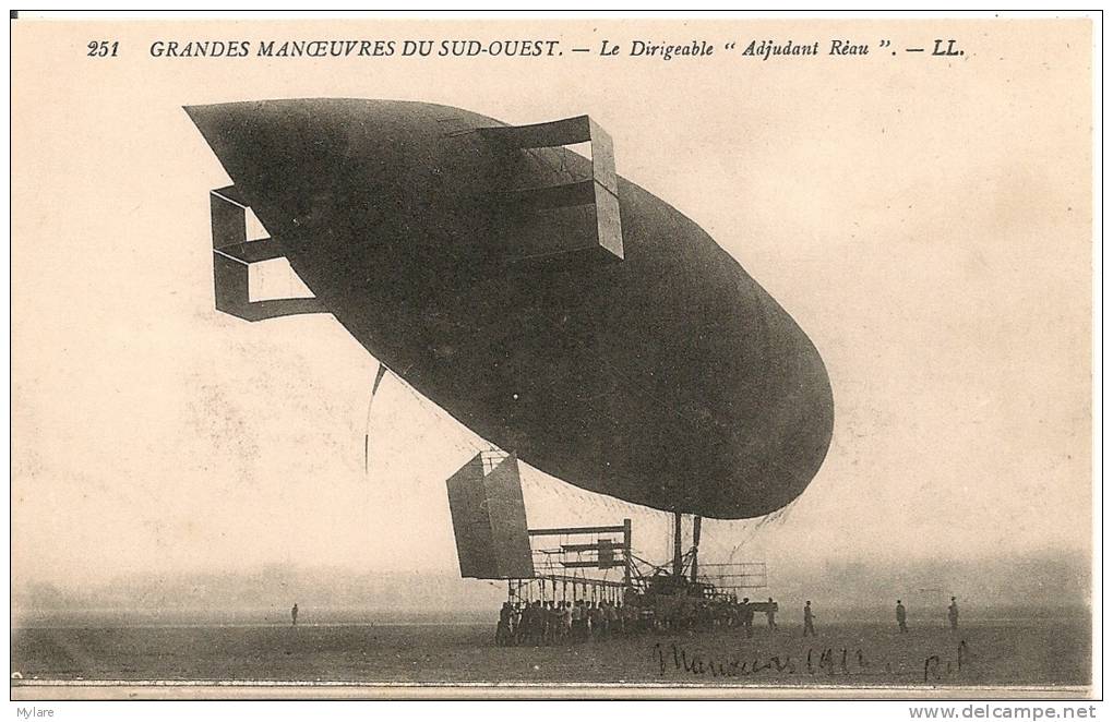 Cpa Dirigeable Adjudant Réau - Zeppeline