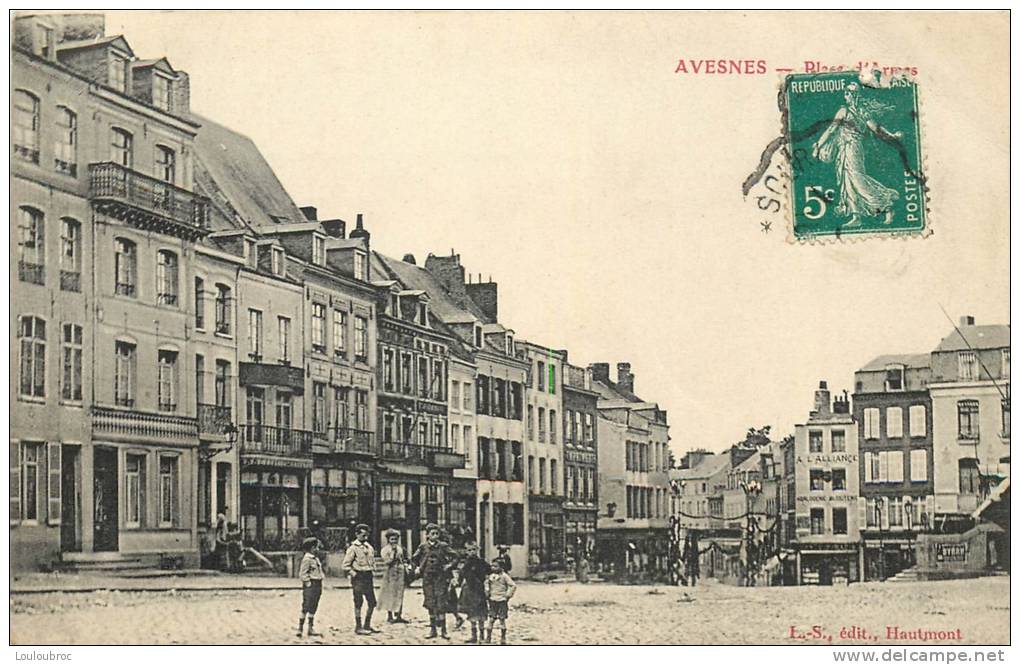 59 AVESNES SUR HELPE PLACE D'ARMES - Avesnes Sur Helpe