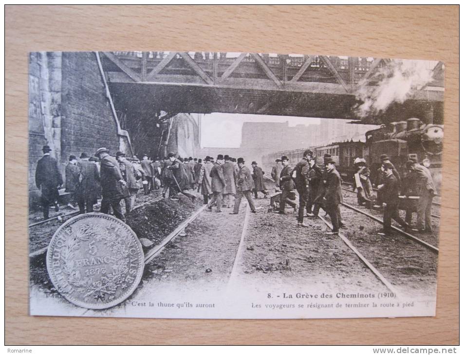 8. La Greve Des Cheminots(1910) Les Voyageurs Se Résignant De Terminer La Route à Pied - Streiks