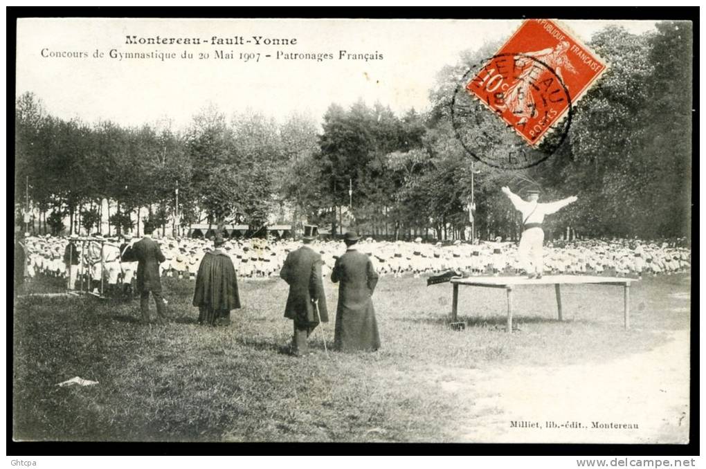 CPA. MONTEREAU-Fault -YONNE. Concours De Gymnastique Du 20 Mai 1907. Patronages Français. "Officiels" - Montereau