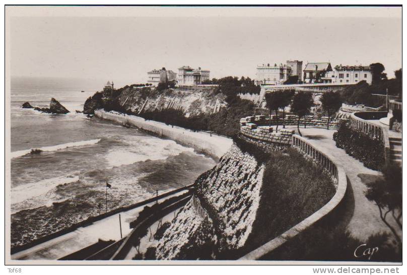 Biarritz Jardin Et Villas De La Côte Des Basques - Biarritz