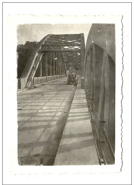 Photo, Automobile, Pont Du Dognon (87)  - 1946 - Dimension :  8.5 X 6 Cm - Automobiles