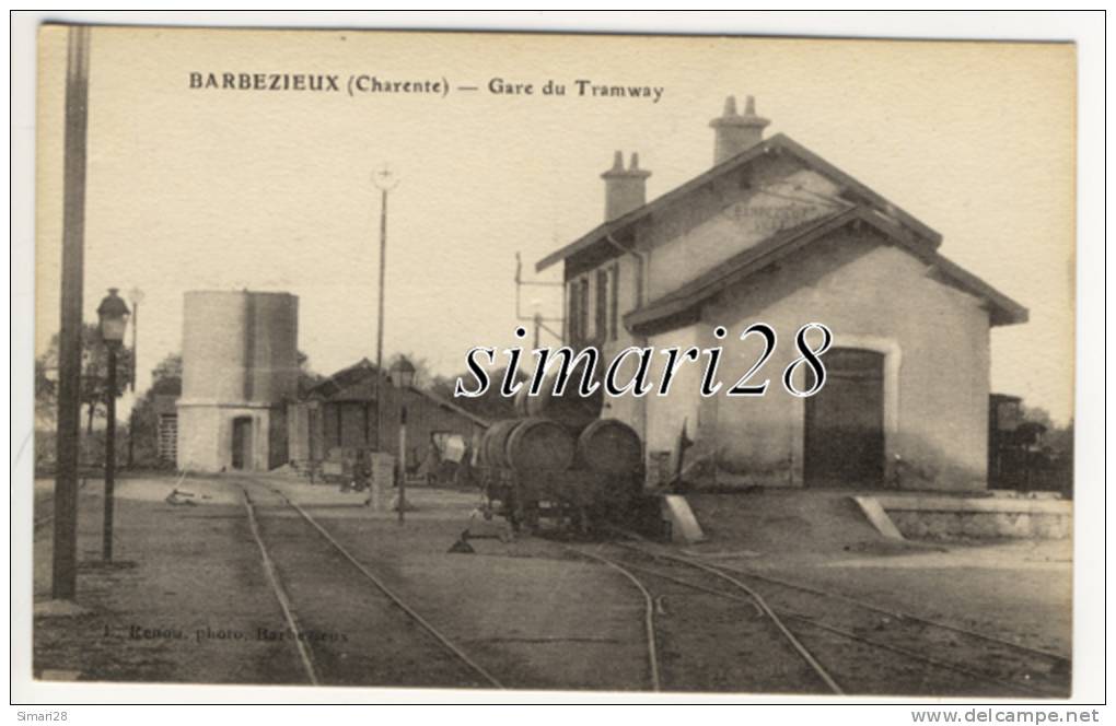 BARBEZIEUX - GARE DU TRAMWAY (WAGON AVEC TONNEAUX) - Autres & Non Classés