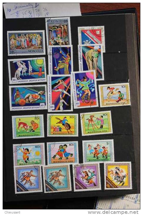 AC127 - Mongolie  Lot + 500 Timbres - Collections (en Albums)