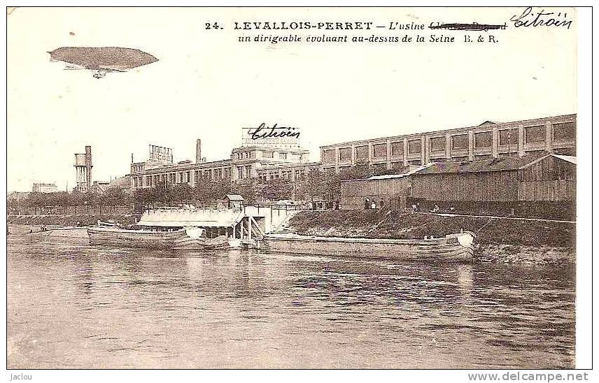 LEVALLOIS PERRET USINE CITROEN ,UN DIRIGEABLE EVOLUANT AU DESSUS DE LA SEINE ,PENICHES,A VOIR !! REF 30834 - Levallois Perret