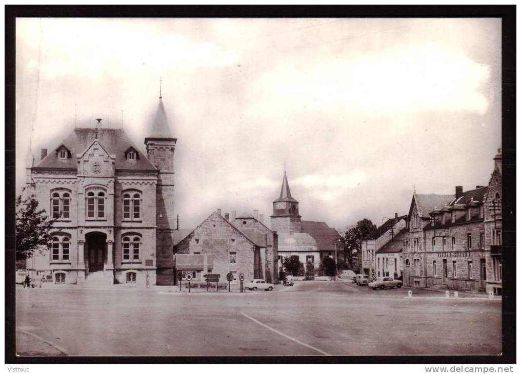 WELLIN - L'Hôtel De Ville Et L'église - Non Circulé - Not Circulated - Nicht Gelaufen. - Wellin