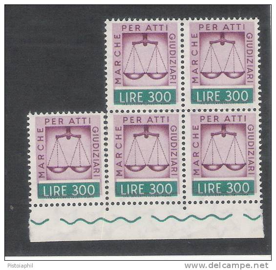 5 Marche Per Registrazione Nuove**, Verde Lilla, L.300 1961-75 VARIETA' - Revenue Stamps