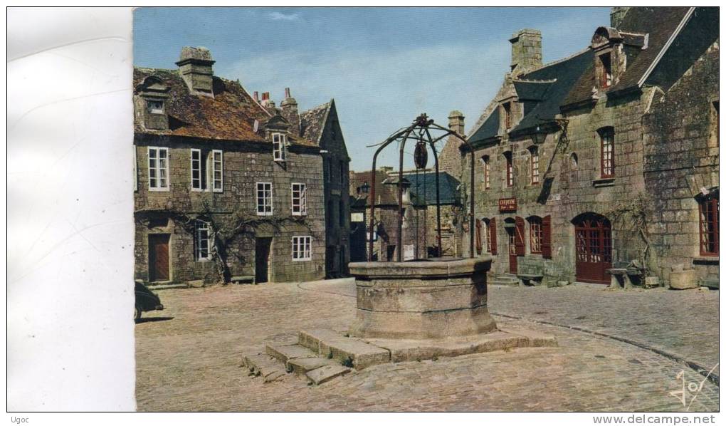 -CPSM - 29 - La Place De LOCRONAN - Le Vieux Puits - 802 - Locronan