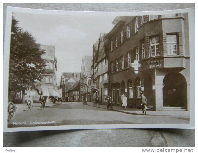 HERFORD - Radewigerstrasse -Radewiger Apotheke Pharmacy - Street Scene RPPC    D91010 - Herford