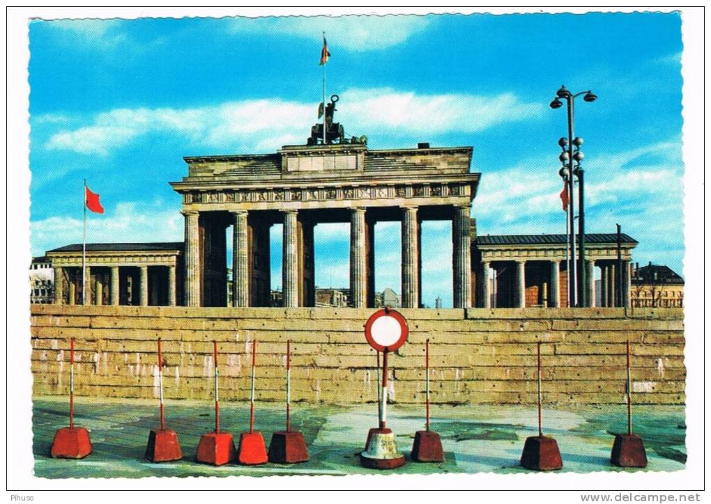 D3493   BERLIN : Blick Auf Das Brandenburger Tor Nach Dem 13. August 1961 - Muro De Berlin