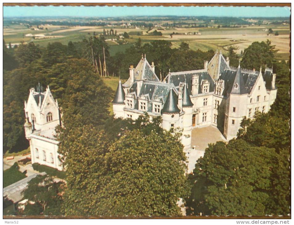 17 - MIRAMBEAU - Le Château (Vue Aérienne). CPSM - Mirambeau
