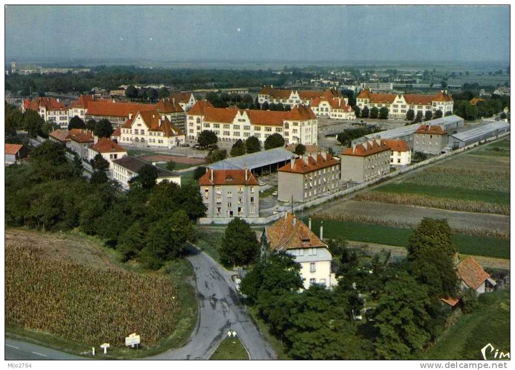 NEUF BRISACH    LES CASERNES - Neuf Brisach