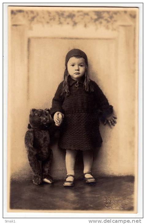 PHOTOGRAPHS CHILDREN GIRL WITH A TEDDY BEAR OLD POSTCARD - Photographs